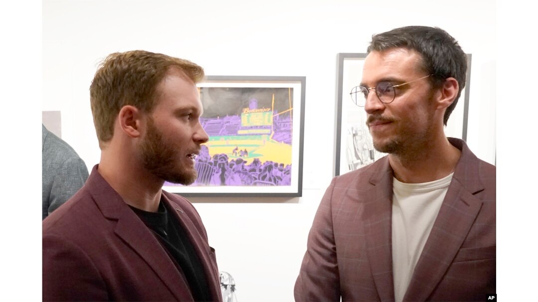 Chicago Cubs Ian Happ partners with artist for Wrigley Field drawings