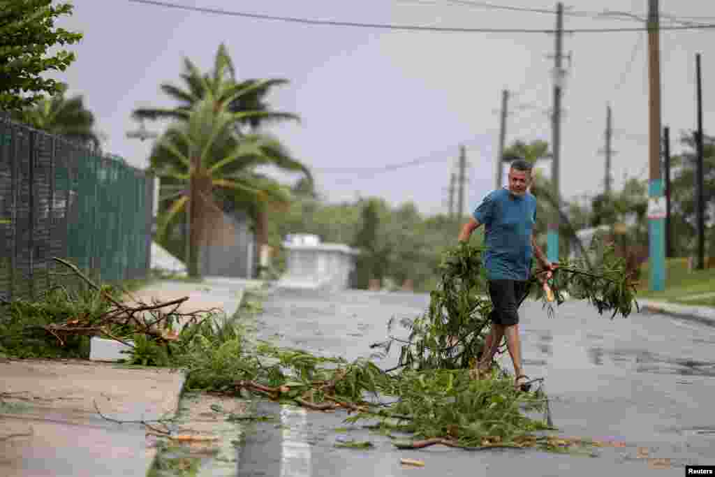 Ernesto es la quinta tormenta con nombre de la temporada en el Atlántico y se prevé que se&nbsp; acerque el sábado al territorio insular británico de las Bermudas, a unos 1.093 km al este de Carolina del Norte. Las precipitaciones comenzarían este jueves 15 de agosto, según el Centro Nacional de Huracanes de EEUU, con sede en Miami.