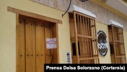 La posada en la que se hospedaron miembros de la oposición venezolana en la ciudad de Carora, en el estado Lara, fue clausurada por el organismo tributario del país. 