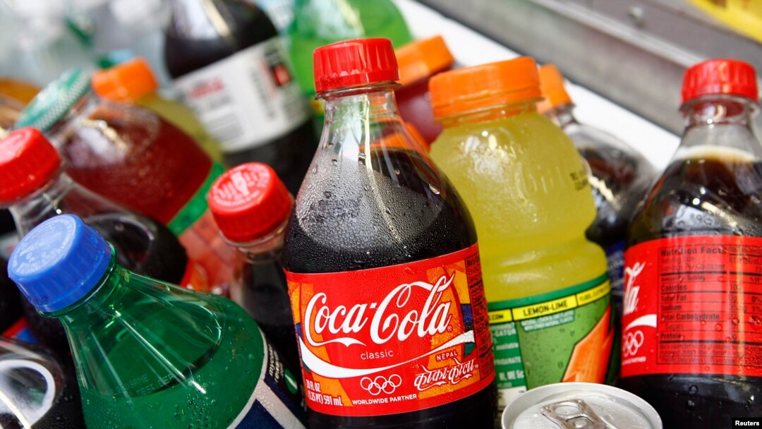 semaglutide and carbonated drinks A woman's month-long stomach pain, nausea, vomiting disappeared after doctors prescribed 1.5 liters of Diet Coke a day to dissolve a rare mass of undigested food trapped in her stomach. The SODA | Who would've