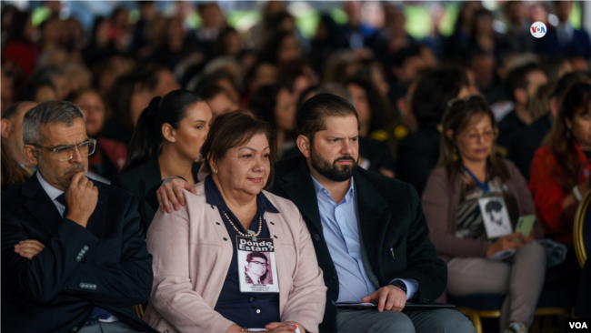 El presidente de Chile, Gabriel Boric, presentó el 30 de agosto su Plan Nacional de Búsqueda, con lo que busca impulsar la respuesta de miles de chilenos que todavía buscan a los desaparecidos tras el golpe de Estado de 1973.