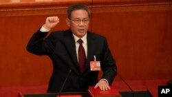 11일 중국 베이징 인민대회당에서 취임 선서하는 리창 신임 총리.