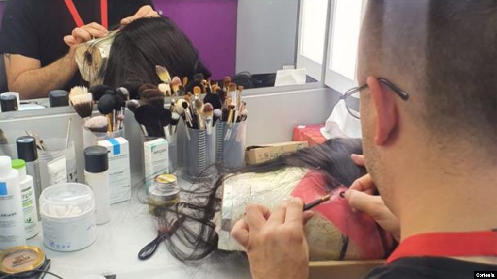 Tiene su propio salón en París, ha maquillado para el teatro y la televisión francesa, el Festival de Cannes y la ópera inglesa.