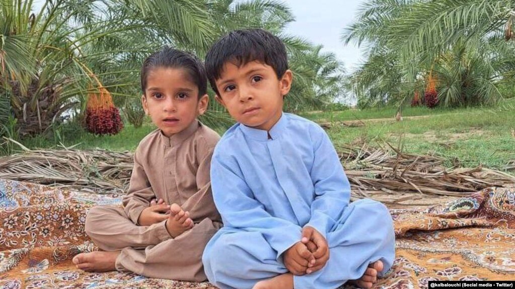 دو تن از کودکان جان‌باخته در سراوان، در حمله تلافی‌جویانه پاکستان به خاک ایران که مقامات آنها را «اتباع خارجی» خوانده‌اند