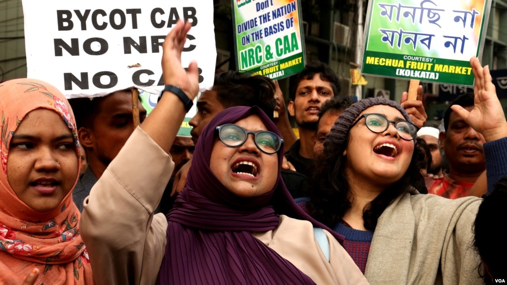 FILE - Students in Kolkata protest against the CAA and NRC, Dec. 27, 2019. Violence erupted during weekslong protests against the controversial citizenship law across the country in 2019-2020, with more than 100 people killed. (Shaikh Azizur Rahman for VOA)
