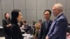 16일 부에노스아이레스에서 열린 16일 북한인권 행사에서 마크 스탠리 미국 대사와 이신화 북한인권국제협력대사, 이용수 한국 대사가 인사를 나누고 있다.