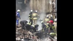 俄罗斯空袭乌克兰多处地点 致多人死伤