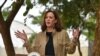 Wakil Presiden AS Kamala Harris menyampaikan pidato di sebuah peternakan di distrik Chisamba, Zambia, dalam lawatannya ke Afrika pada 1 April 2023. (Foto: Reuters/Namukolo Siyumbwa)