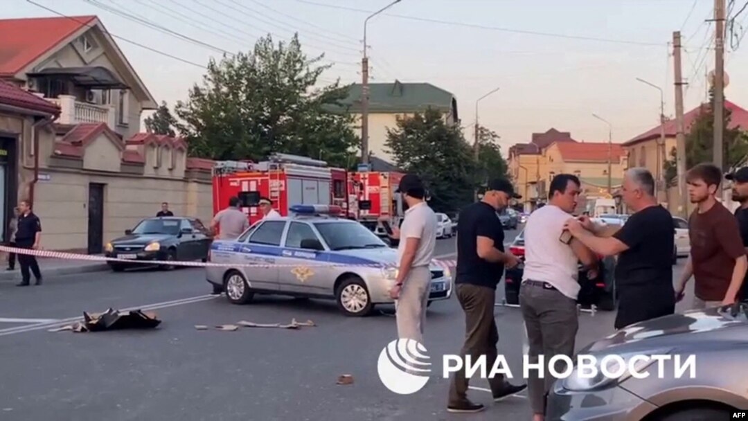 Oblast ograđena policijskim trakama nakon smrtonosnih napada na crkve i sinagogu u ruskoj severnoj republici Dagesta, na video-grebu obavljenom 23. juna 2024.