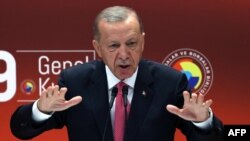 အန်ကာရာမြို့က 79 ကြိမ်မြောက် TOBB ညီလာခံမှာ မိန့်ခွန်းပြောနေတဲ့ တူရကီသမ္မတ Recep Tayyip Erdogan မေ ၃၀၊ ၂၀၂၃။ 