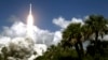 Kapsul Starliner buatan Boeing yang dibawa oleh roket Atlas V lepas landas dari landasan Space Launch Complex, di Cape Canaveral, Florida, 5 Juni 2024. (Foto: Chris O'Meara/AP Photo)