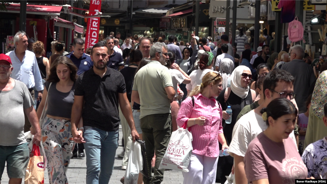 TÜİK'ten Haziran ayında aylık ve yıllık bazda beklenenden çok düşük enflasyon oranı gelmesine rağmen sokakta hissedilen enflasyon farklı.