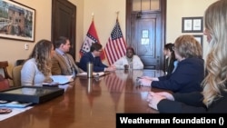 Делегація "Weatherman Foundation" із родинами загиблих в Україні американських добровольців спілкується із законодавцями Конгресу США.