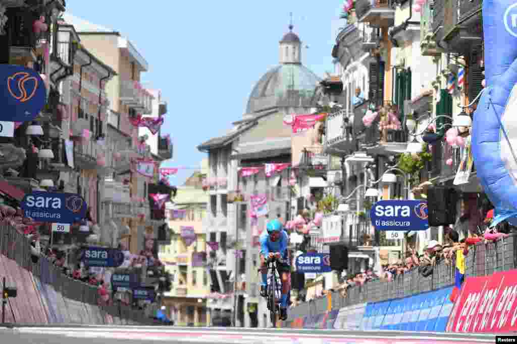 Kometa's Francesco Gavazzi competes during stage 1 of the Giro d'Italia 2023 cycling race, 202 km between Fossacesia Marina to Ortona, Italy, May 6, 2023.