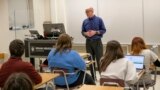 Robert Kunzman teaches a class about how to overcome failure and learn from it. Here, he speaks with students at Indiana University. (Photo courtesy of Robert Kunzman)
