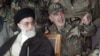 عبدالرحیم موسوی، فرمانده ارتش جمهوری اسلامی ایران در کنار علی خامنه‌ای رهبر جمهوری اسلامی 