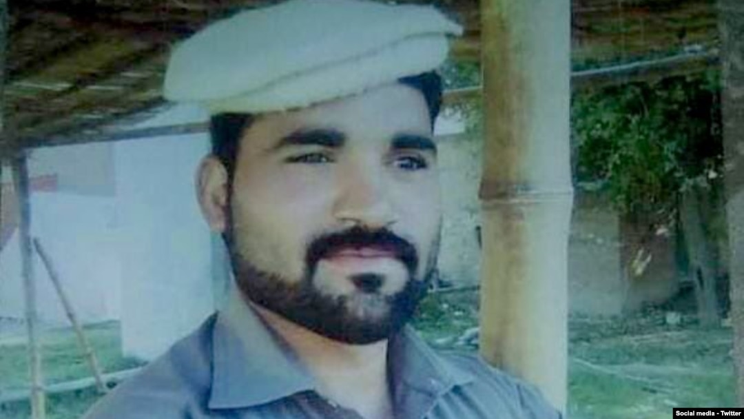 د ایاز مسیح په نوم یو عیسوي تن دخپل ویلډنګ په دوکان کې په کار بوخت ؤ چې نامعلومو کسانو پرې ډزې کړي اؤ هغه یې وژلی دی.