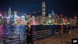 资料照：从香港尖沙咀看香港岛夜景。（2022年10月19日）