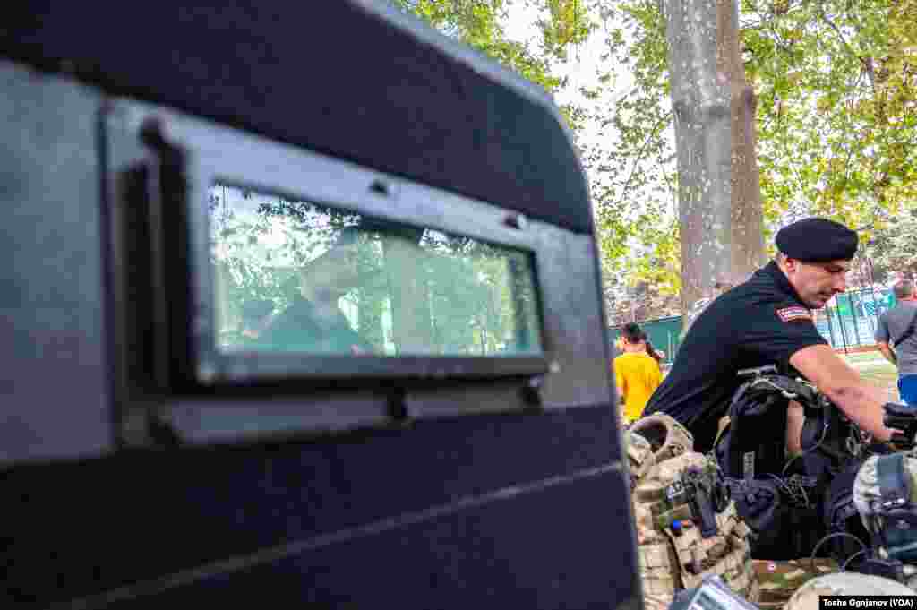 Денот на независноста одбележан со показни вежби и изложба на полициска и воена опрема во Градскиот парк