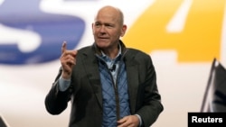 CEO Dave Calhoun akan resmi meninggalkan Boeing akhir tahun ini (foto: dok). 