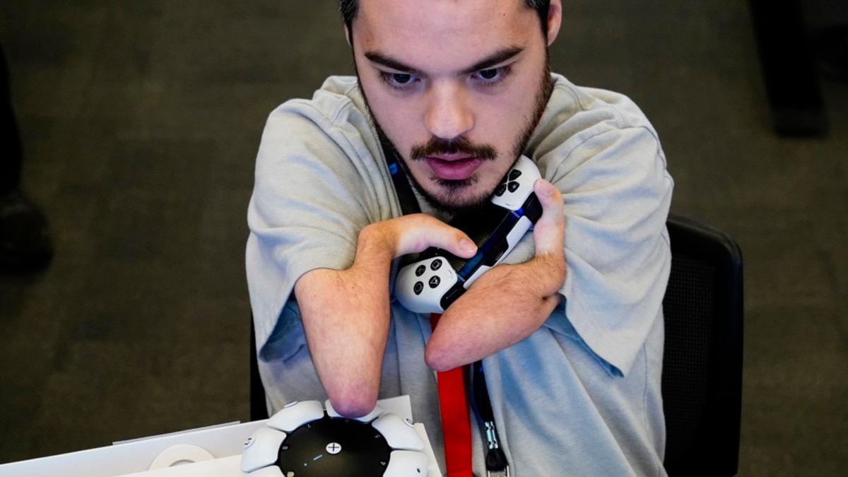 Microsoft Reveals How The Xbox Adaptive Controller Has Evolved