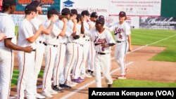 Un jeune Ougandais, étoile montante d'une équipe de baseball américaine