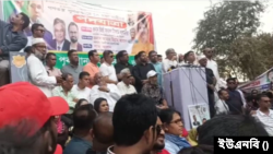 উত্তরা পাবলিক কলেজের সামনে এক সংক্ষিপ্ত সমাবেশে বক্তব্য রাখছেন বাংলাদেশ জাতীয়তাবাদী দল বিএনপি’র মহাসচিব মির্জা ফখরুল ইসলাম আলমগীর। শনিবার, ৪ মার্চ, ২০২৩। 