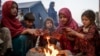 صلیب سرخ: خروج مهاجرین افغان از پاکستان باید تدریجی باشد