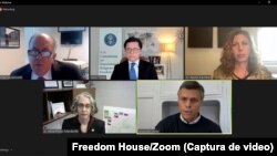 El activista y exprisionero político venezolano Leopoldo López (derecha inferior) habla durante un panel de expertos organizado por la oenegé estadounidense Freedom House para la presentación de su informe sobre Índices Democracia en el mundo, el 9 de marzo de 2023