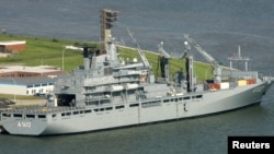 資料照：停靠在德國北部一座海軍基地的德國海軍補給艦法蘭克福號。