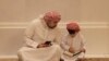 Seorang anak membaca Al-Qur'an saat salat di Masjid Agung Sheikh Zayed di Abu Dhabi, Qatar, pada Laylat al-Qadr, salah satu malam paling suci selama bulan puasa Ramadan.