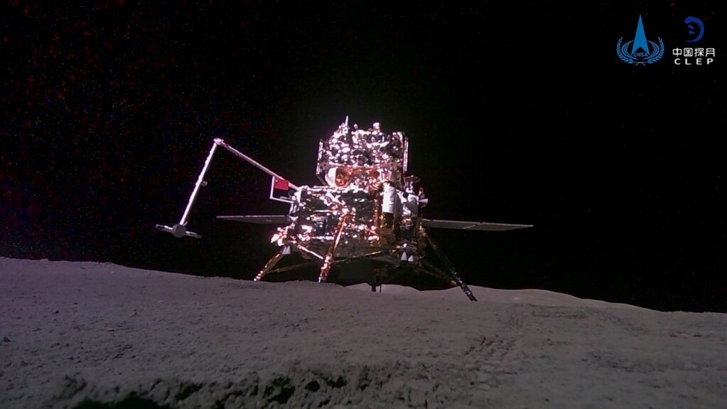 Chinese Spacecraft Brings Moon Samples Back to Earth