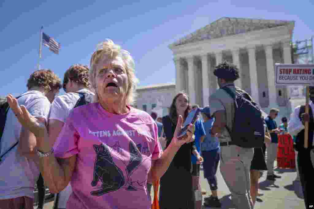 Celeste McCall of Washington reacts in confusion outside the Supreme Court in Washington after decisions were announced. &quot;I&#39;m confused I was told [Trump] has no immunity for unofficial acts,&quot; said McCall. &quot;I don&#39;t even know what that means. I&#39;m beyond confused.&quot;&nbsp;(AP Photo/Jacquelyn Martin)