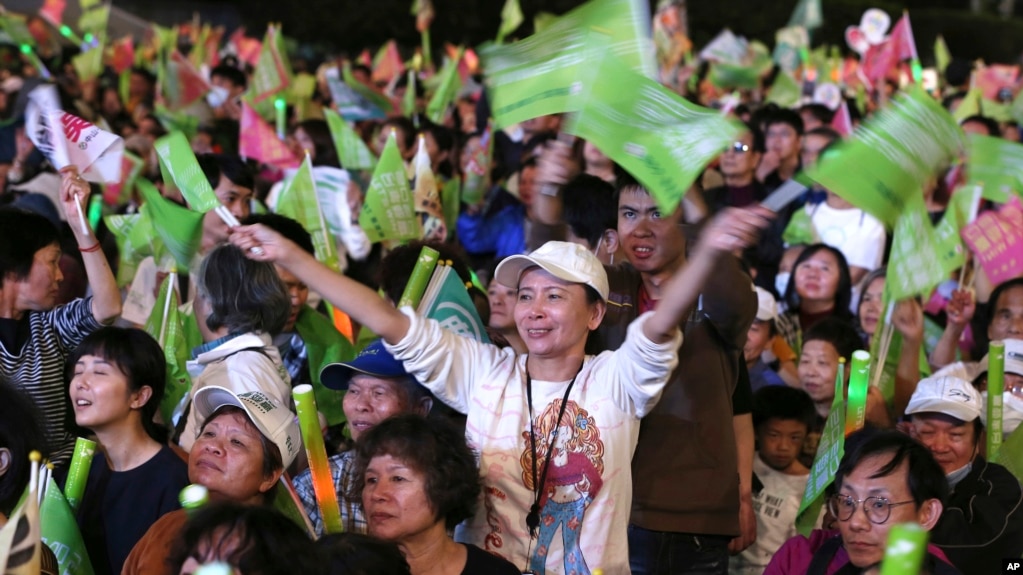 资料照：台湾总统大选期间民进党支持者在台北集会。（2020年1月10日）