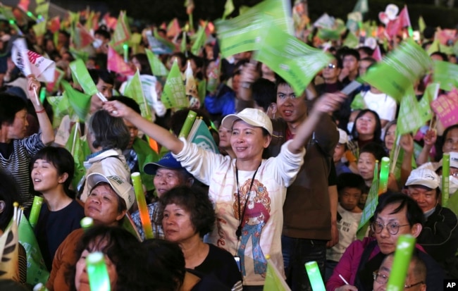 資料照：台灣總統大選期間民進黨支持者在台北集會。 （2020年1月10日）