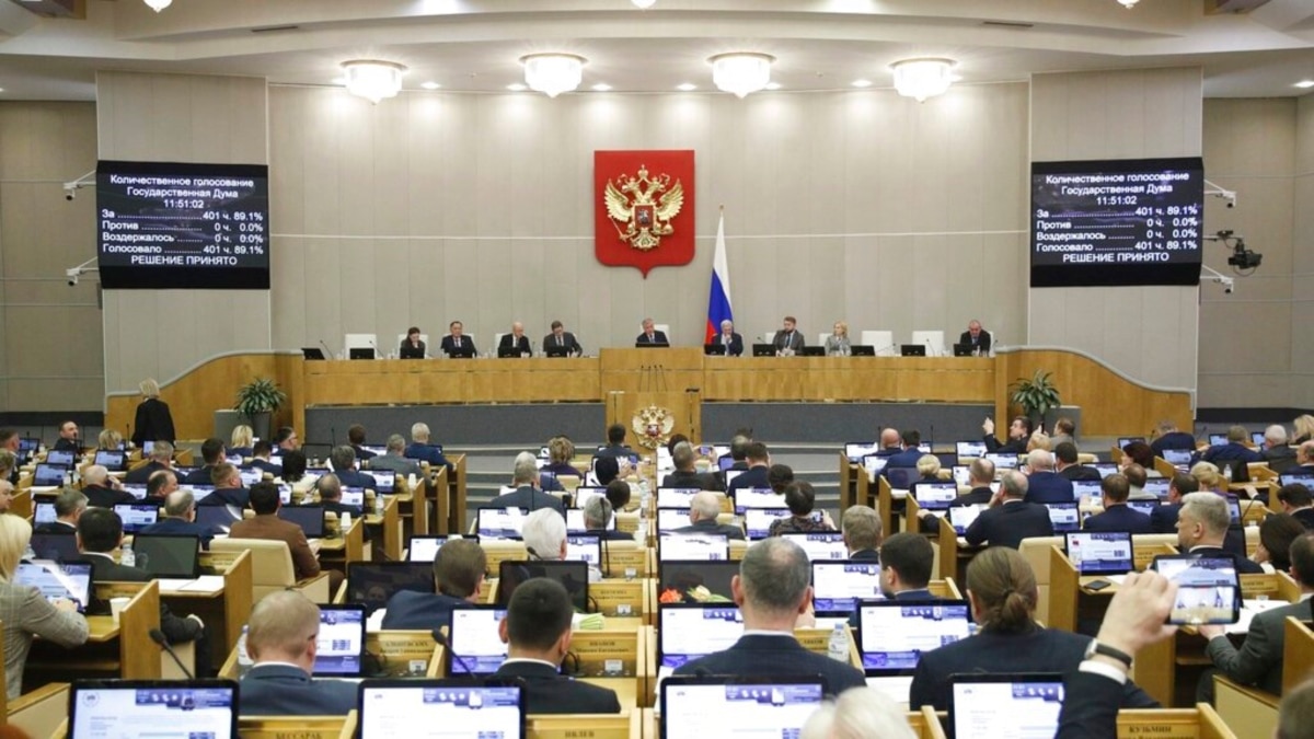 俄罗斯议会批准普京暂停参与《新削减战略武器条约》的决定
