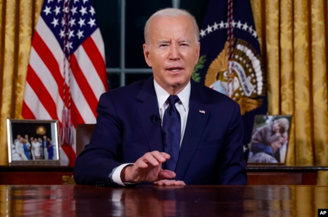 Tổng thống Joe Biden phát biểu từ Phòng Bầu dục của Nhà Trắng, ngày 19 tháng 10 năm 2023, tại Washington, về cuộc chiến ở Israel và Ukraine.