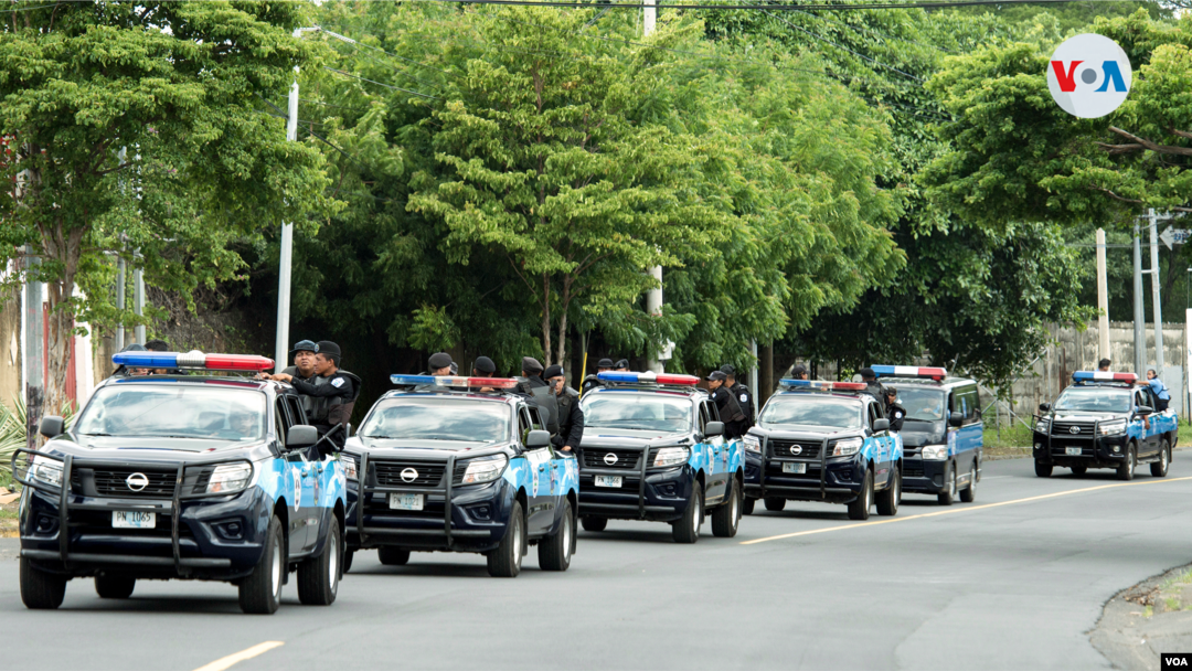 ARCHIVO - La Policía Nacional patrulla las calles de Managua, Nicaragua el 10 de septiembre de 2021. Foto VOA
