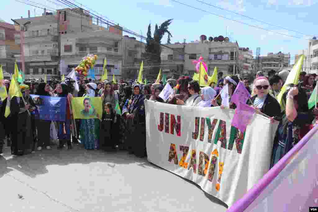 Li Qamîşlo Meşa Jinan di Roja Cîhanî ya Jinan de