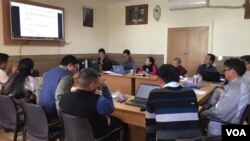 འཛིན་རིམ་གཉིས་པ་དང་གསུམ་པའི་བོད་ཡིག་སློབ་སློབ་དེབ་བསྐྱར་ཞིབ་གནང་ཟིན་པ། 