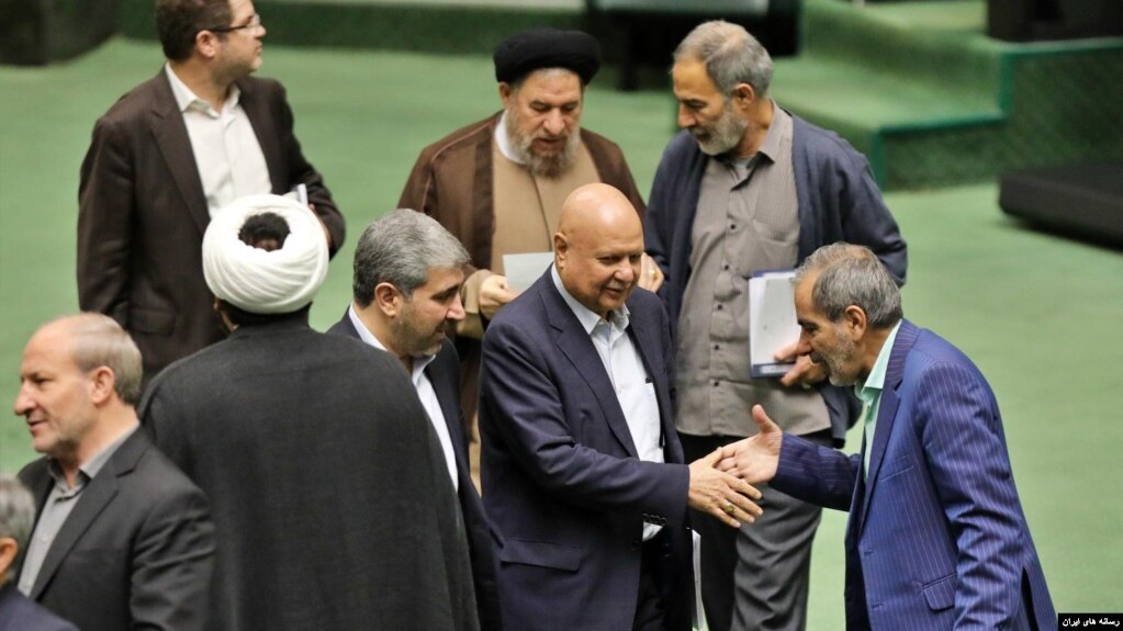 دولت و مجلس در زمینه بودجه سال ۱۴۰۲ اختلاف نظرهایی دارند که در روزهای اخیر پررنگتر شده است.