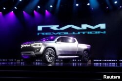 Truk pikap konsep listrik, Stellantis, RAM 1500 Revolution diperkenalkan saat pidato utama di CES 2023, pameran dagang elektronik konsumen tahunan, di Las Vegas, Nevada, AS, 5 Januari 2023. (REUTERS/Steve Marcus)