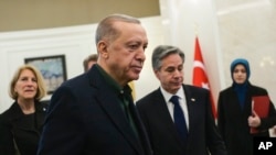 土耳其總統埃爾多安（左）與美國國務卿布林肯在安卡拉舉行會談。(2023年2月20日)