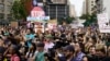 نیویارک: مظاہرین کا ماحولیاتی تبدیلی سے نمٹنے کے لیے بڑے اقدامات کا مطالبہ