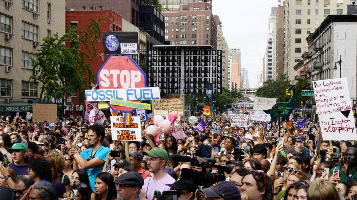 Tens of Thousands March in New York City to Kick Off Climate Summit