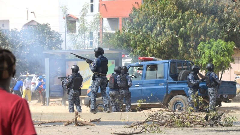 Affaire Ousmane Sonko: jets de pierres et bombes lacrymogènes à Dakar