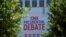 Байден та Трамп готуються відповідати на гострі питання під час теледебатів. Відео