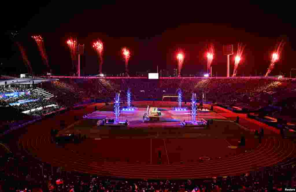 Santiago de Chile extendió la alfombra de bienvenida para casi 7.000 atletas con una ceremonia de apertura llena de energía desde el Estadio Nacional el 20 de octubre de 2023.