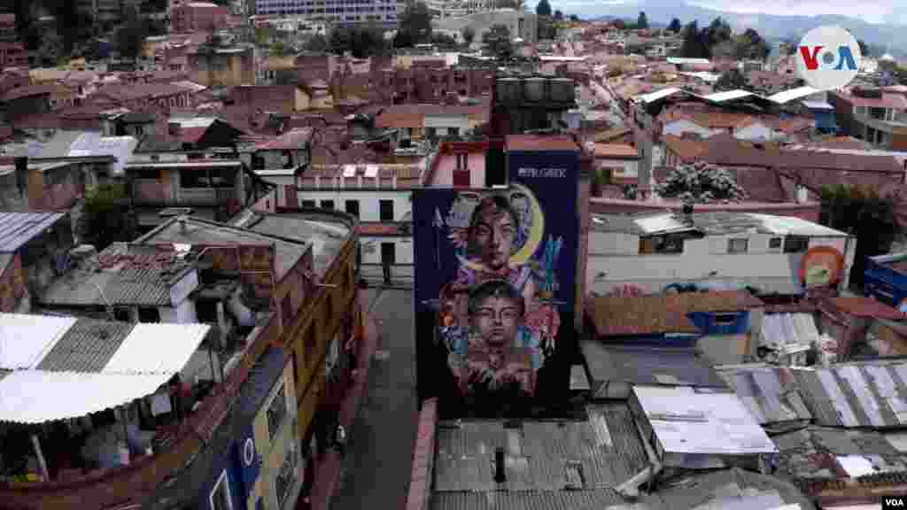 Un graffiti sobre la fachada de una vivienda en el centro histórico de Bogotá, los pueden dibujar estos murales siempre que cuente con el permiso de los propietarios de las edificaciones. 