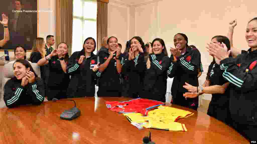 Es la primera vez que una selección colombiana femenina de fútbol avanzó hasta cuartos de final de un Mundial de la FiFA en la categoría absoluta. En el reconocimiento a las jugadoras del equipo femenino, el presidente Gustavo Petro, anunció el apoyo económico de dos millones de dólares para el desarrollo de la Liga Femenina en el País.&nbsp;